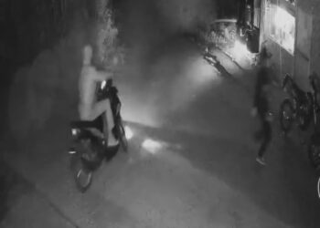 Potongan video CCTV pembacokan di Takokak (Istimewa)