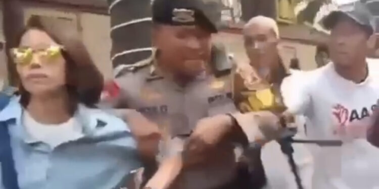 Laporkan Teror Pasca Labrak Rocky Gerung, Bacaleg PDIP Cianjur Nyaris Dihakimi Massa