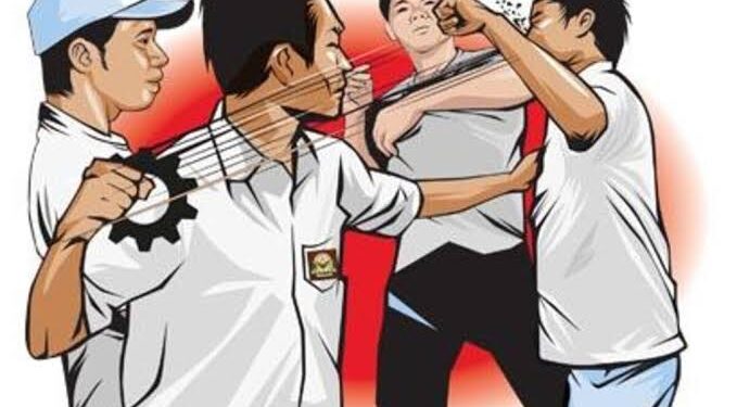 Layaknya Gladiator, Pelajar di Cianjur Duel 5 Lawan 5