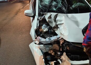 Adu Banteng Motor Mobil di Jalan Raya Bandung, Satu Tewas