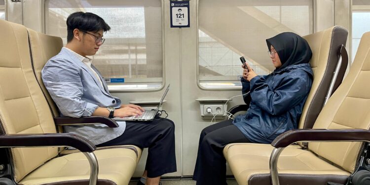 Sanksi Menanti Penumpang KA Siliwangi, Gunakan Stop Kontak Berlebihan