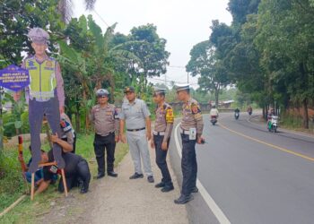Satlantas Polres Cianjur Pasang 8 Patung di Titik Rawan Kecelakaan