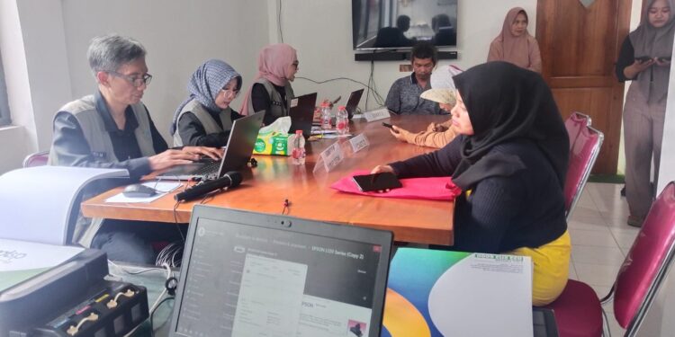 Pelaku Usaha Sumringah Dibuatkan NIB oleh DPMP-TSP Jabar