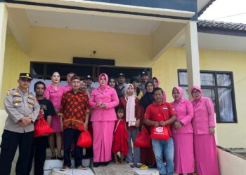 Polsek Cidaun Gelar Baksos HUT Bhayangkara ke-78 Didampingi Ranting Bhayangkari