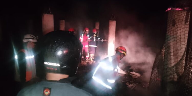 Bangunan Kandang di Kampung Ciwaru Terbakar, Ribuan Ekor Ayam Ikut Terpanggang