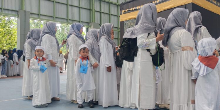 Ribuan Siswa PAUD se-Kecamatan Cugenang Antusias Ikuti Simulasi Manasik Haji