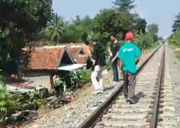 Tertemper KA Siliwangi di Desa Cibiuk, Seorang Pemotor Kritis