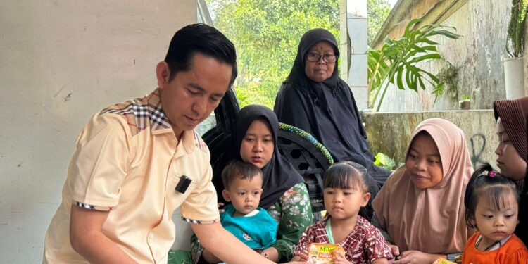 Anggota DPRD Lukmanul Hakim Salurkan PMT Bagi 100 Bayi dan Balita di Cipanas