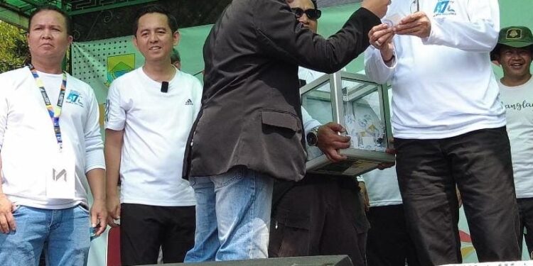 Kang Lukman Hadiri HUT ke-47 Desa Sindanglaya, Turut Hadir Plt Bupati Cianjur