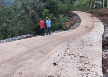 Warga Mekargalih Protes, Pembangunan Akses Jalan ke Peternakan Ayam Timbulkan Banjir