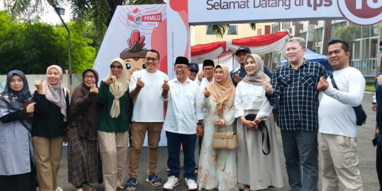 Dua Kontestan Pilkada Cianjur Bertemu di TPS yang Sama saat Pencoblosan