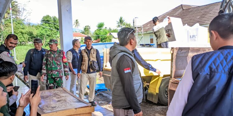 Distribusi Logistik Pilkada 2024 di Kecamatan Warungkondang Selesai dalam Waktu Sehari