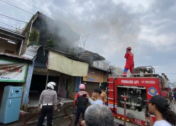 Toko Mebel di Dekat Alun-alun Ciranjang Terbakar, Para Pedagang Sempat Panik