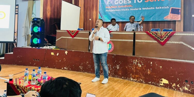 Pengacara Kondang jadi Pemateri pada Event Journalist Goes to School